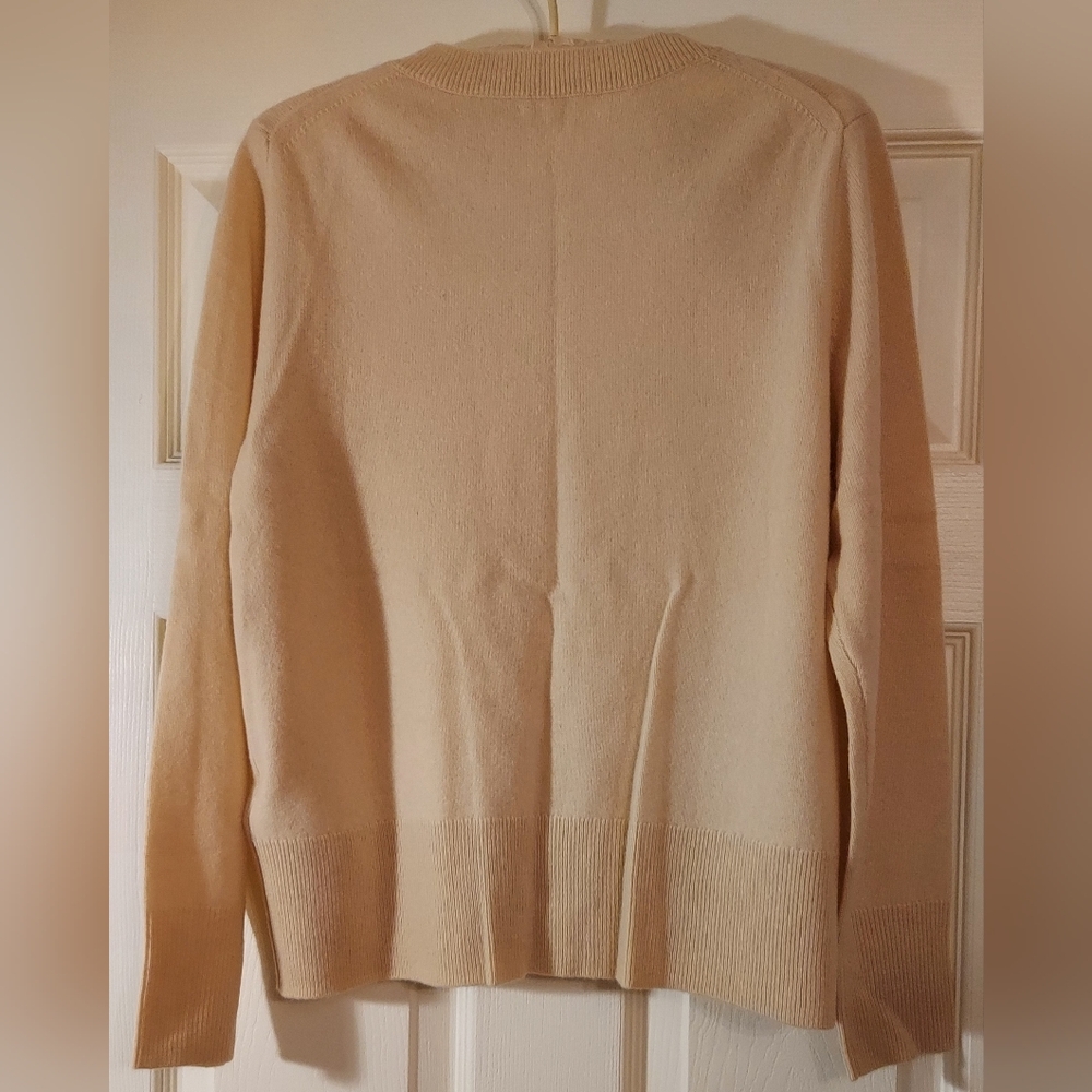 NWT J.crew Pale Yellow 100% Cashmere Crewneck Sweater. Size Small. - Picture 2 of 2